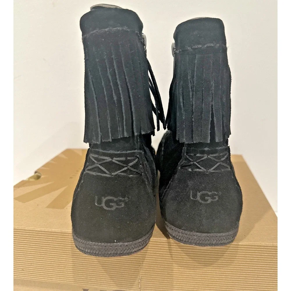 Ugg Australia Big Kid EU 36/US 6 Kyleigh Suede Fringe Moccasin Ankle Boots Black